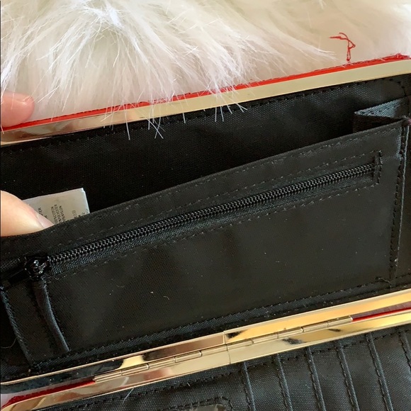💝FREE ADD-ON💝 Red Sequin Clutch Wallet - Picture 5 of 9